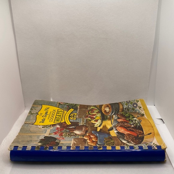 The Beta Sigma Phi International Cookbook Meats Spiral Bound 1968 Vin… - Picture 3 of 10